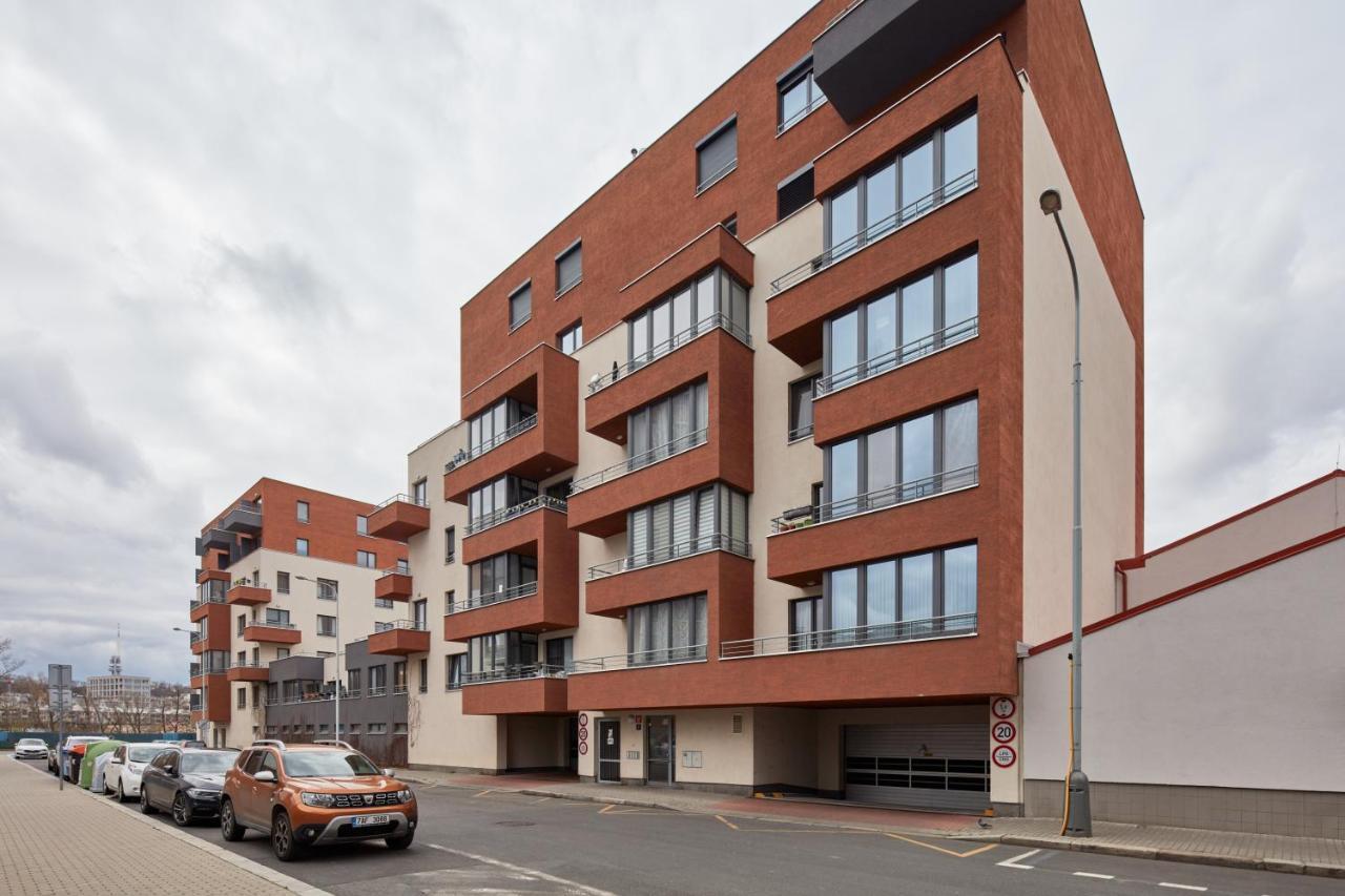 Days - Bright Interior - Free Parking - Spacious Layout Apartment *